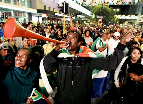 south african fans vuvuzela
